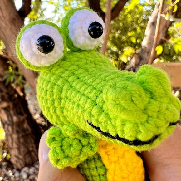 Handmade Amigurumi Crochet Green Crocodile Plushie Desktop Tabletop Home Decorat - Picture 8 of 8